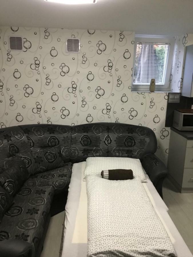 Varkerulet Apartman シャールヴァール エクステリア 写真