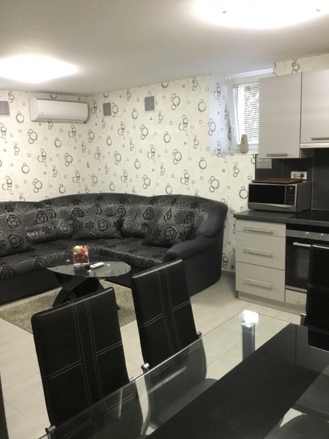 Varkerulet Apartman シャールヴァール エクステリア 写真