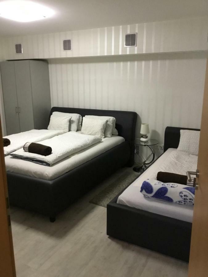 Varkerulet Apartman シャールヴァール エクステリア 写真