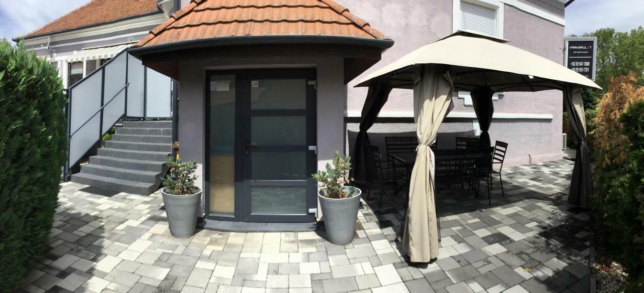 Varkerulet Apartman シャールヴァール エクステリア 写真